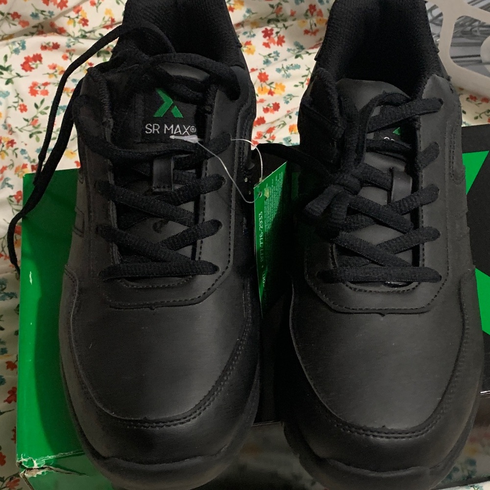 SR Max Women’s work shoes. 9 wide